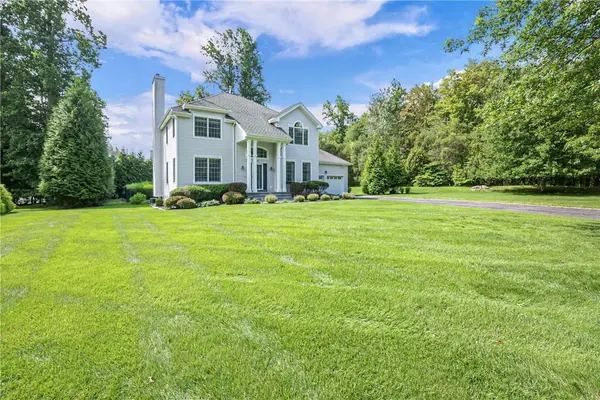 62 Loomis DR, Baldwin Place, NY 10505