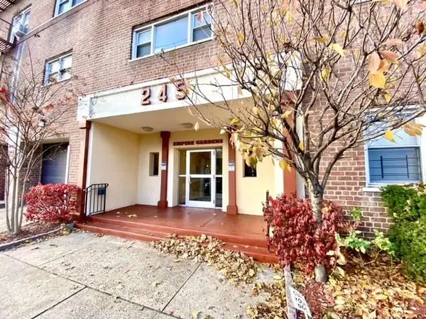 245 Bronx River RD #5A, Yonkers, NY 10704