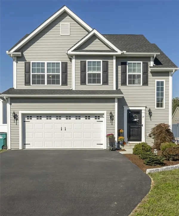 17 Nichols CT, Poughkeepsie, NY 12603