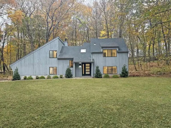 61 Cliffside LN, Bedford Corners, NY 10549