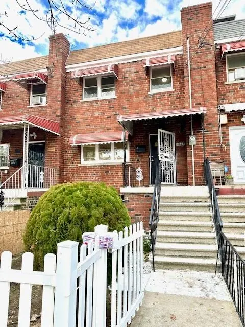 4647 Bronx BLVD, Bronx, NY 10470