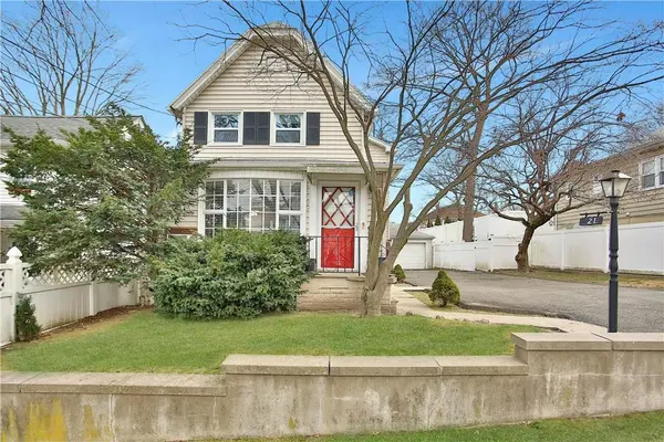 21 Cambridge AVE, White Plains, NY 10605