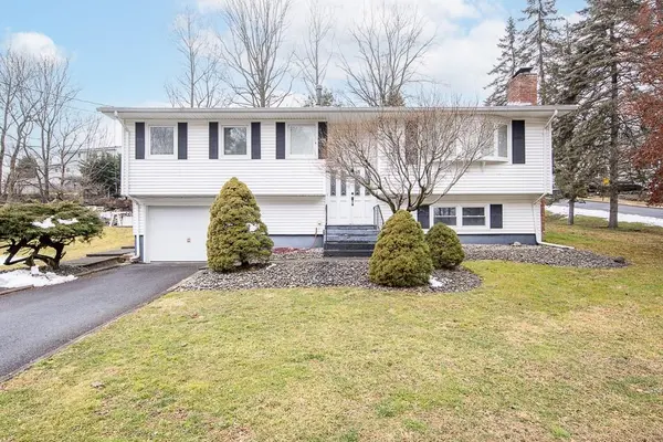 15 Adams DR, Stony Point, NY 10980