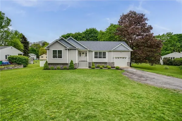 30 Shamrock CIR, Poughkeepsie, NY 12603