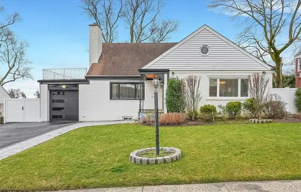 42 (aka 40) Oxford AVE, Yonkers, NY 10710