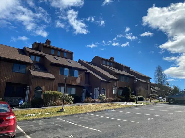 163 Swan LN, Poughkeepsie, NY 12603