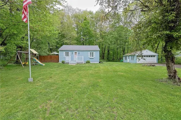 8 Inky LN, Hopewell Junction, NY 12533
