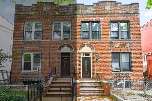 23-77 28 ST, Astoria, NY 11105