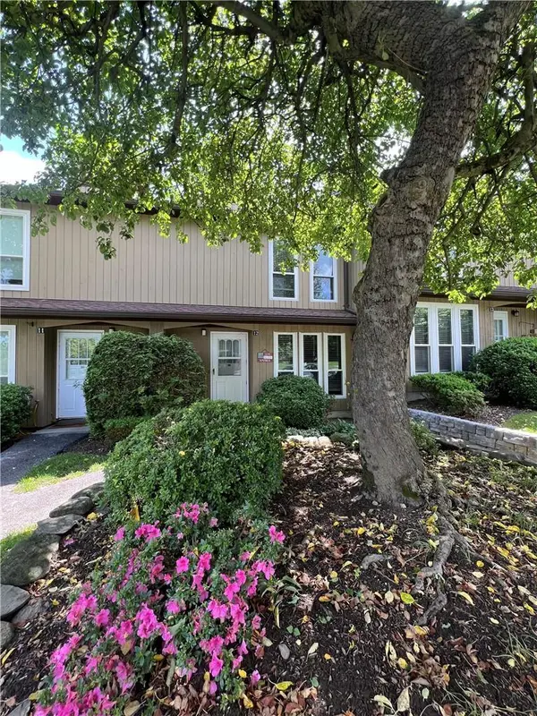 12 Brooke Hollow LN, Peekskill, NY 10566