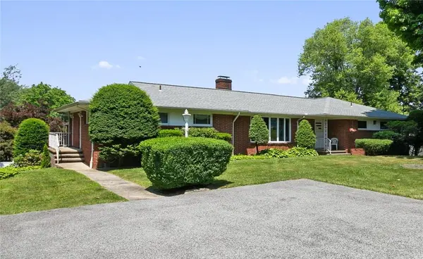 4 Summit RD, Mahopac, NY 10541
