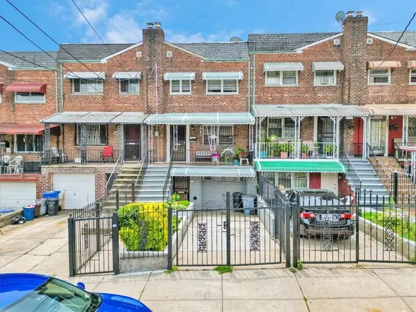 1048 E 216th ST, Bronx, NY 10469