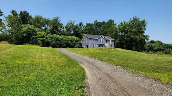25 Anns Orchard RD, Milton, NY 12547
