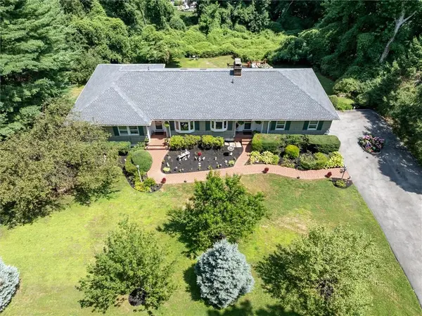 15 Stillman LN, Pleasantville, NY 10570