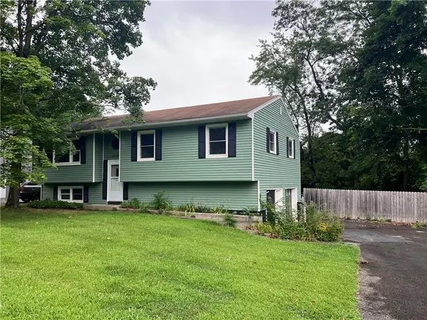 75 S Gate DR, Poughkeepsie, NY 12601