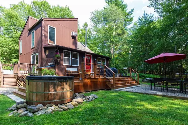 8 Clipper DR, Wurtsboro, NY 12790