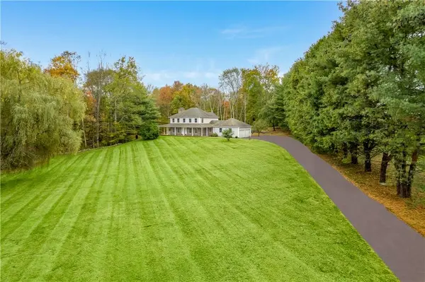 3 Patricia DR, Pleasant Valley, NY 12569