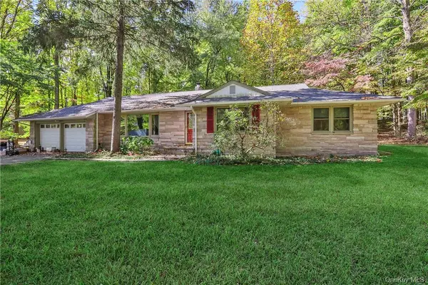 203 Schlueter DR, Hopewell Junction, NY 12533