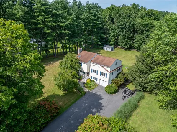 8 Somerset DR, Somers, NY 10589
