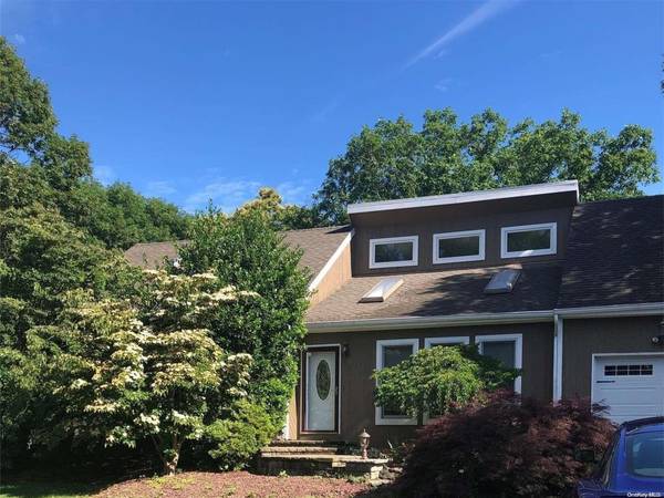 23 Harmony DR, Port Jefferson Station, NY 11776