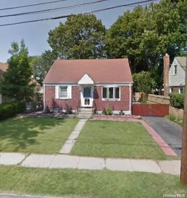 821 James PL, Uniondale, NY 11553