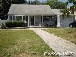 64 Seley DR, North Babylon, NY 11703