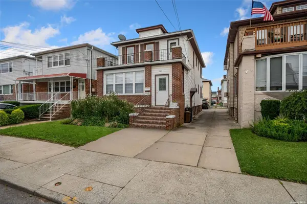 241 Beach 125th ST, Belle Harbor, NY 11694