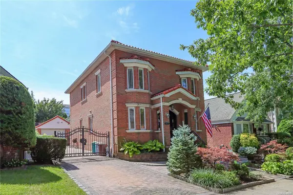 147-24 8th AVE, Whitestone, NY 11357