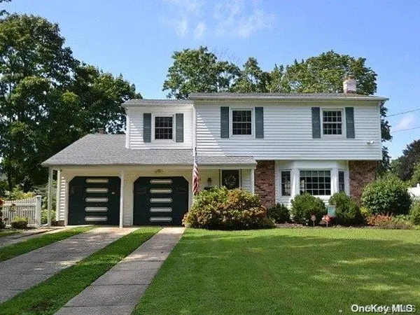 168 Brentwood Pkwy, Brentwood, NY 11717