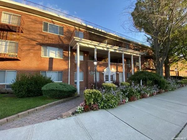 77 S Park AVE #C18, Rockville Centre, NY 11570