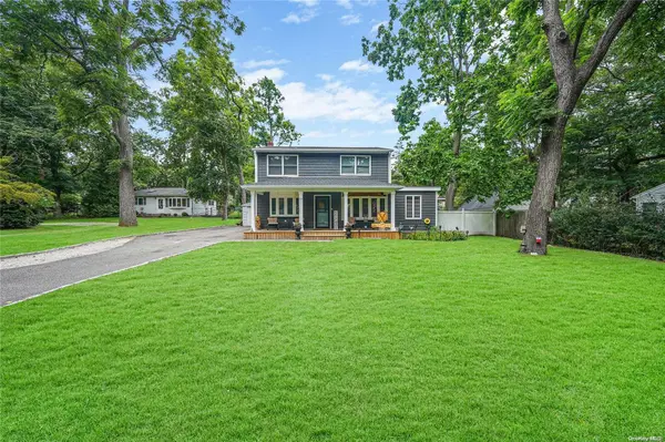 27 Half Mile RD, Middle Island, NY 11953