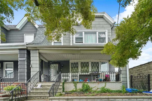 78-35 68th AVE, Middle Village, NY 11379