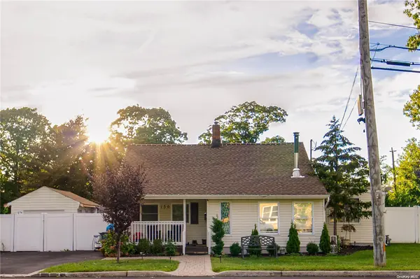 130 Winganhauppauge RD, Islip, NY 11751