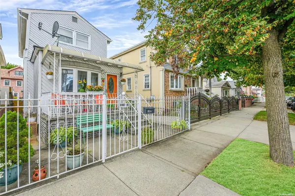 133-44 122 Pl, South Ozone Park, NY 11420