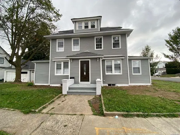 190-02 Dormans RD, Jamaica, NY 11412