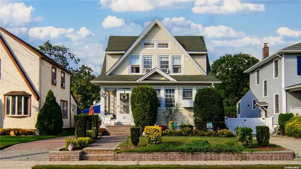 21 Nassau BLVD, Malverne, NY 11565