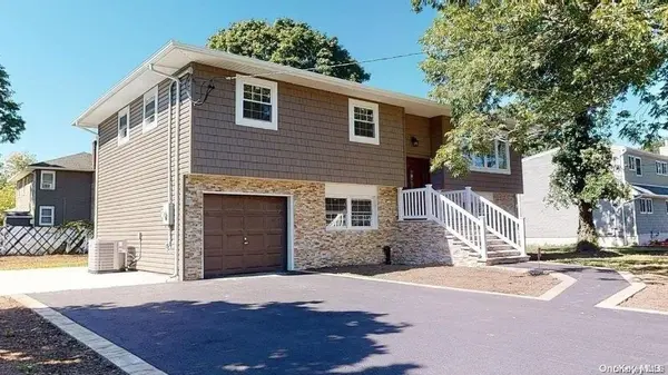 16 S 30th ST, Wyandanch, NY 11798