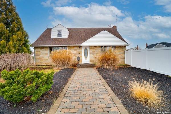 1853 Mckinley AVE, East Meadow, NY 11554