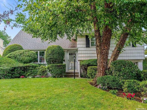 90 Concord AVE, Oceanside, NY 11572