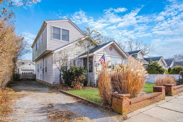 57 Highland AVE, Patchogue, NY 11772