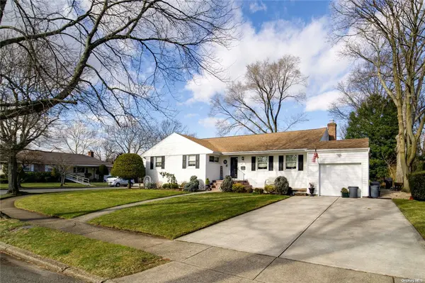 83 Tilrose AVE, Malverne, NY 11565