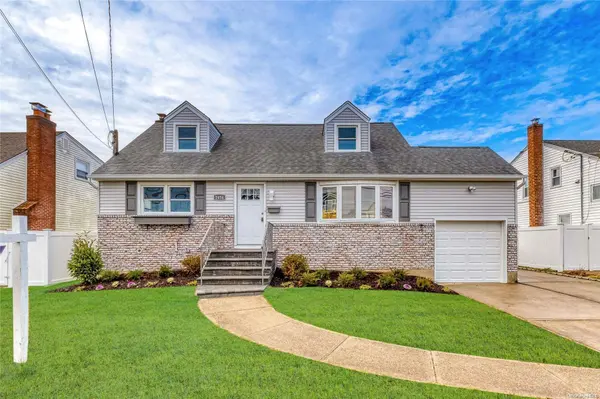 2454 Babylon ST, Wantagh, NY 11793