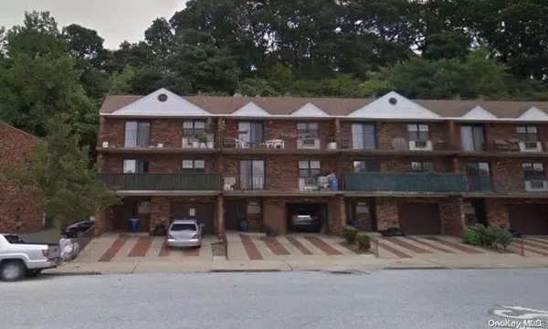 66-01 242 ST #10D, Douglaston, NY 11362
