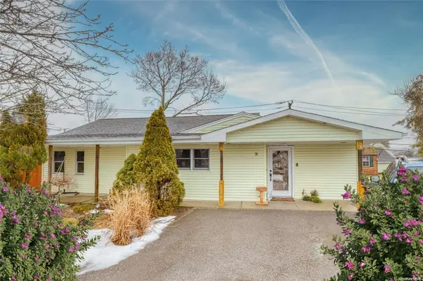 78 S Millpage DR, Bethpage, NY 11714