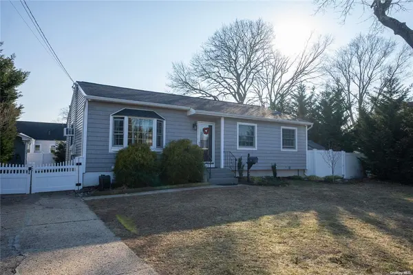 243 47th ST, Lindenhurst, NY 11757