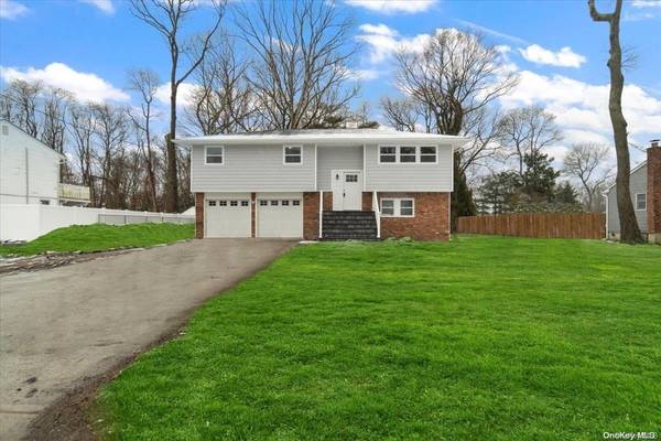 100 Fitchburg Street, Bay Shore, NY 11706