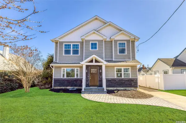 2386 Lindy RD, Westbury, NY 11590