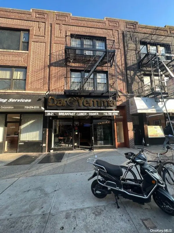 2521 Steinway Street, Astoria, NY 11103