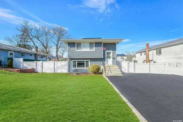 137 Moriches AVE, Mastic, NY 11950