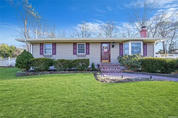 76 Grove DR, Mastic, NY 11950
