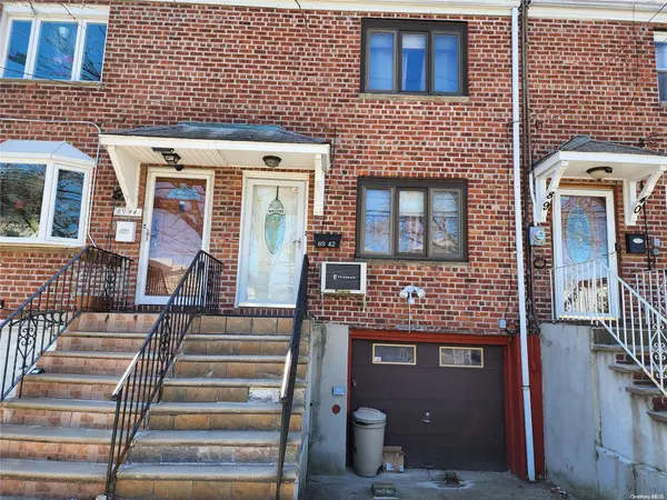 89-42 Desarc RD, Ozone Park, NY 11417